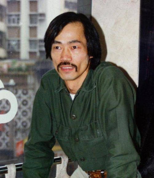 演了30年龙套,周星驰一部戏把他捧上人生巅峰,元华的坎坷星路_李小龙