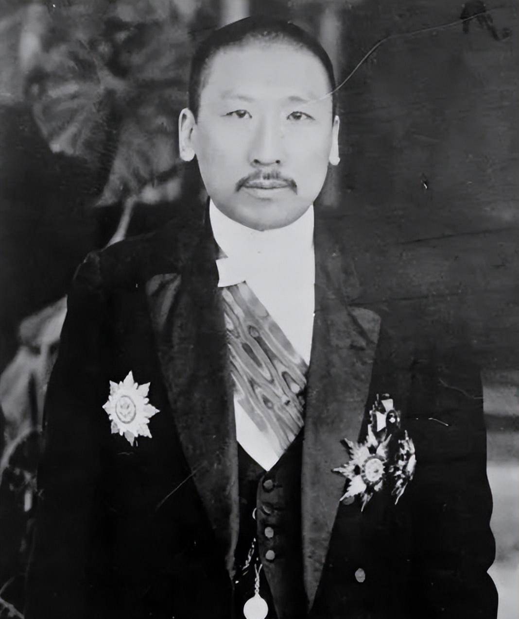 卸下"被化妆的历史",揭秘小凤仙与蔡锷一同演绎的一