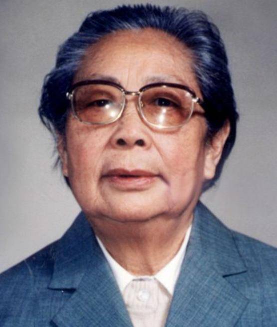 与前妻的女儿当做自己的亲生女儿,赢得全家的尊重_罗荣桓_革命_刘桂兰