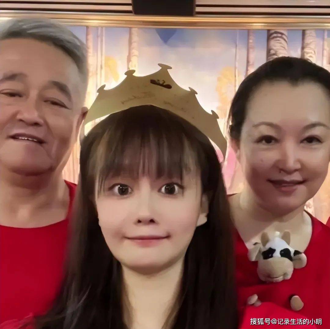 赵本山女儿球球宣布自己生完孩子将退网!想多陪伴家人和孩子!