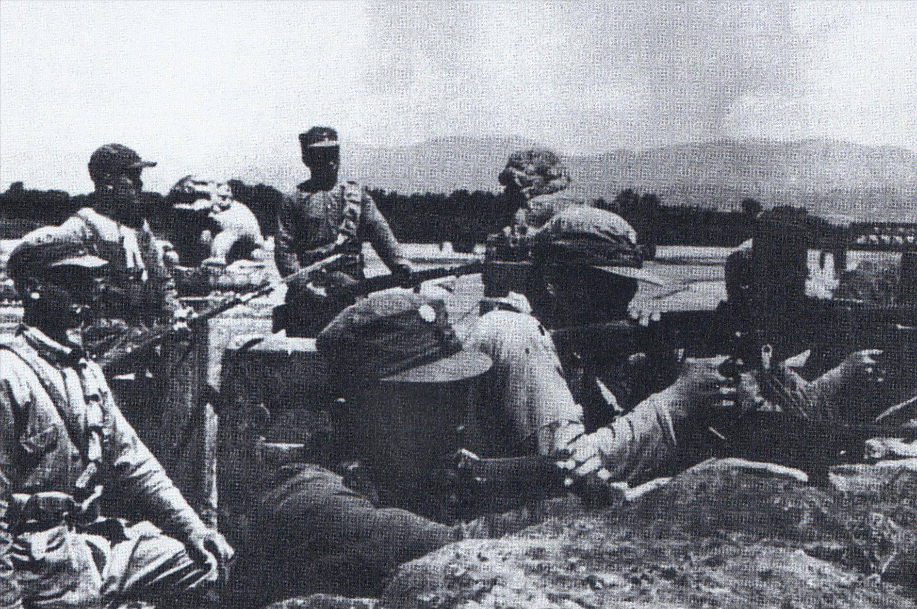 张自忠:2次枪毙自己的救命恩人,49岁以身殉国,妻子绝食7日而死_孙二勇