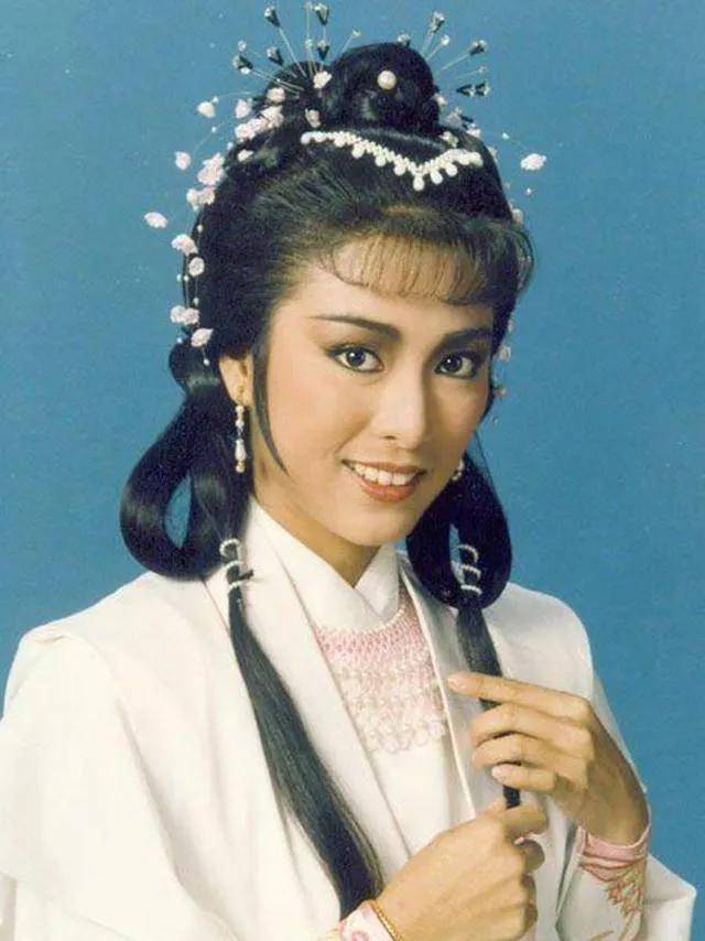 章子怡美不美?关之琳美不美?吴绮莉美不美?哪一个拉出来不是绝色女子?