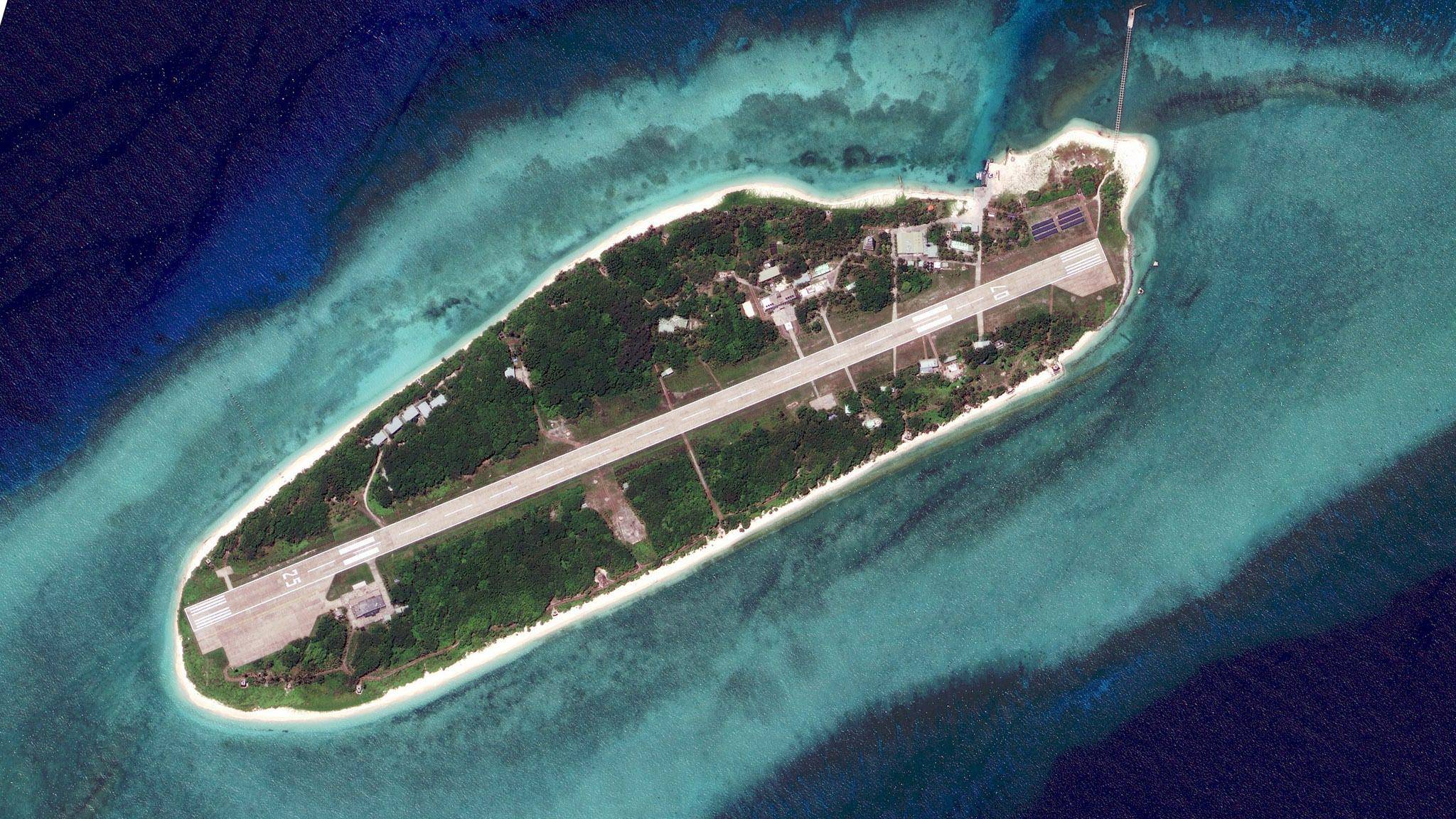 中美军舰迫近太平岛,台媒:岛上可目视船只集结,台军已加强警戒