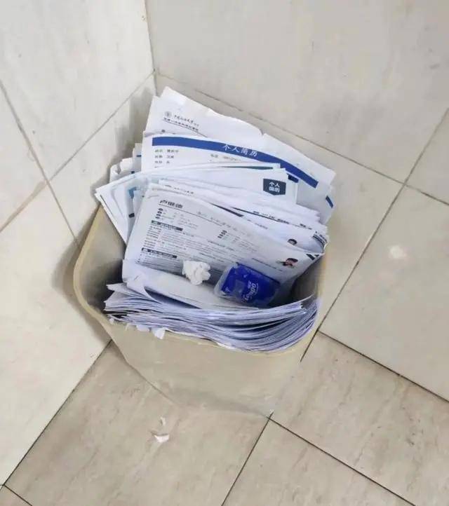 广西中医药大学双选会,学生简历被hr当面扔垃圾桶,被批走过场_企业