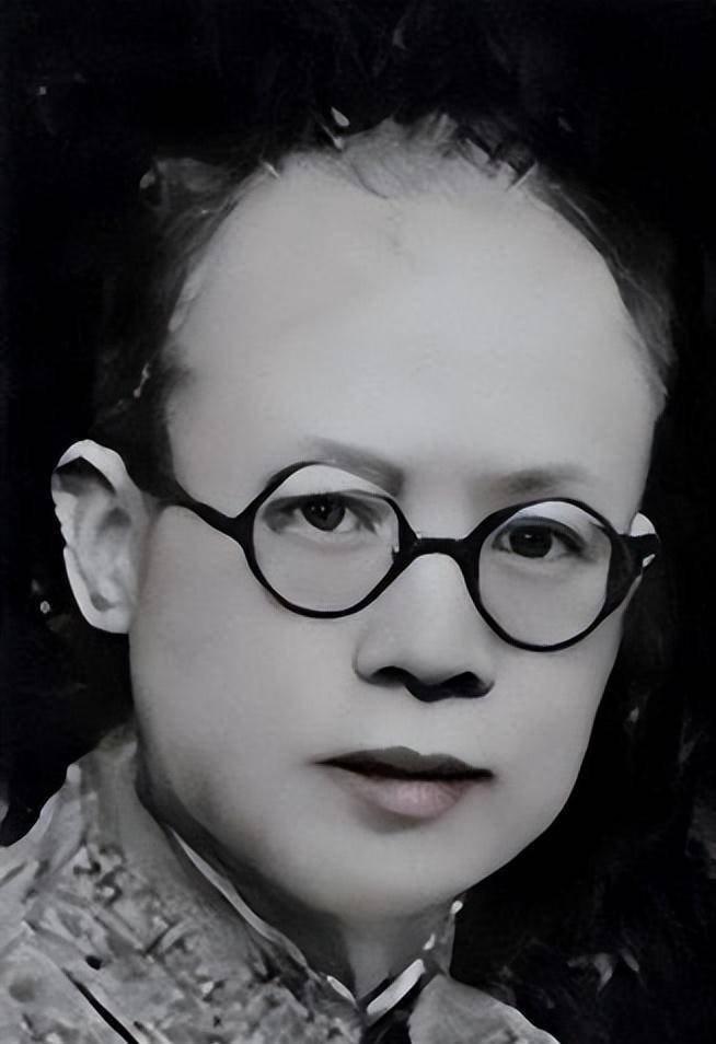 许绍棣许绍棣大孙多慈近20岁,刚丧偶,胜在身份地位不错.