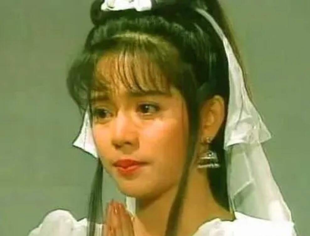 "大姐大"狄莺的荒唐史,奇葩一家人到底有多疯狂?_蓝洁瑛_孙鹏_因为