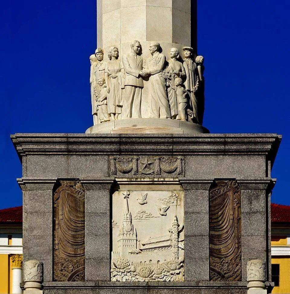 是一座纪念苏联红军驻旅顺口部队和中国人民的深厚友谊的纪念性建筑