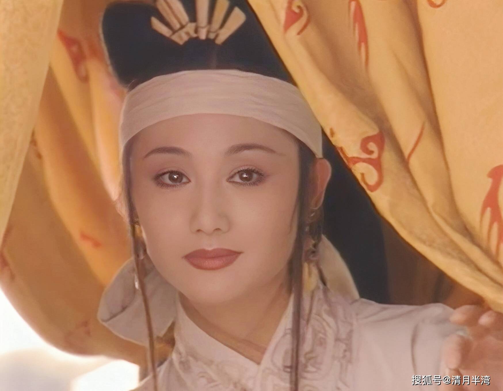 趁着热度持续发力,那段时间,赵丽娟参演了《恩怨》《离婚启示录》