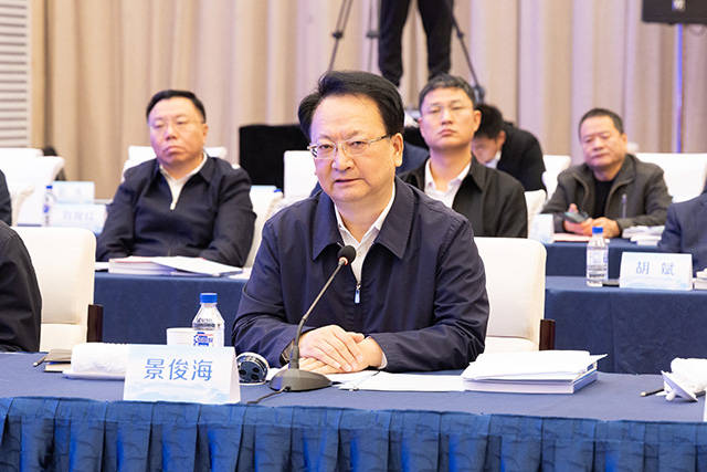 吉林省委书记景俊海,省委副书记,省长胡玉亭来到吉林省重点企事业单位