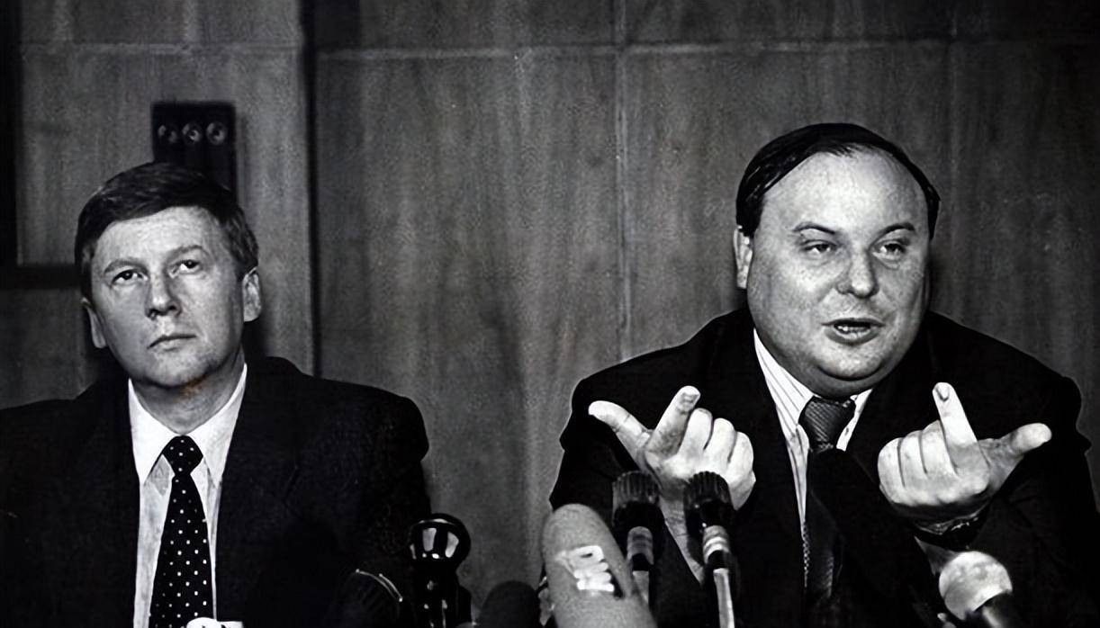 丘拜斯:拉俄罗斯进深渊,做了10年影子总统,普京为何没清算他?