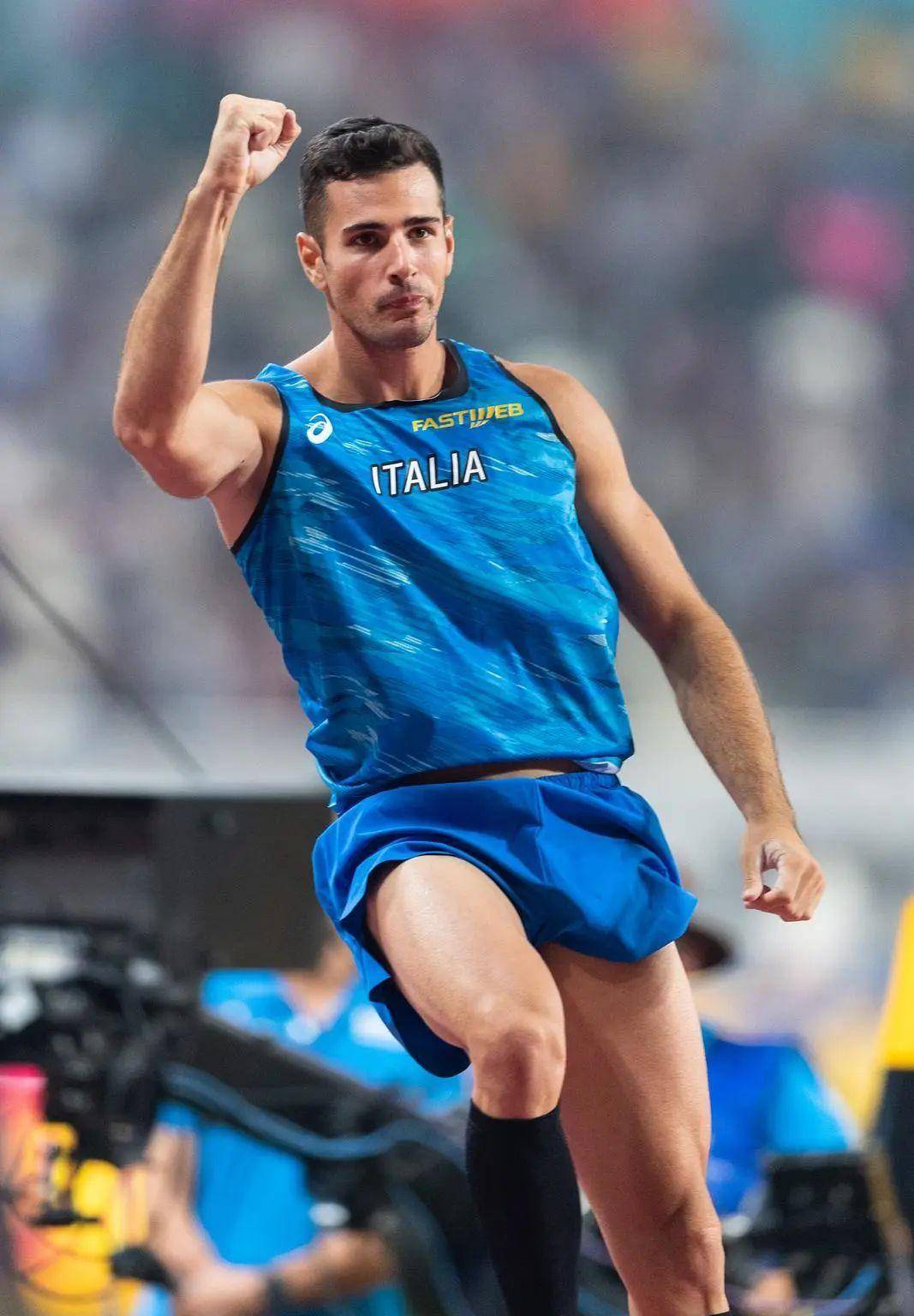 这位意大利传奇超模正式宣布订婚,并将在奥运会上与运动员结婚!