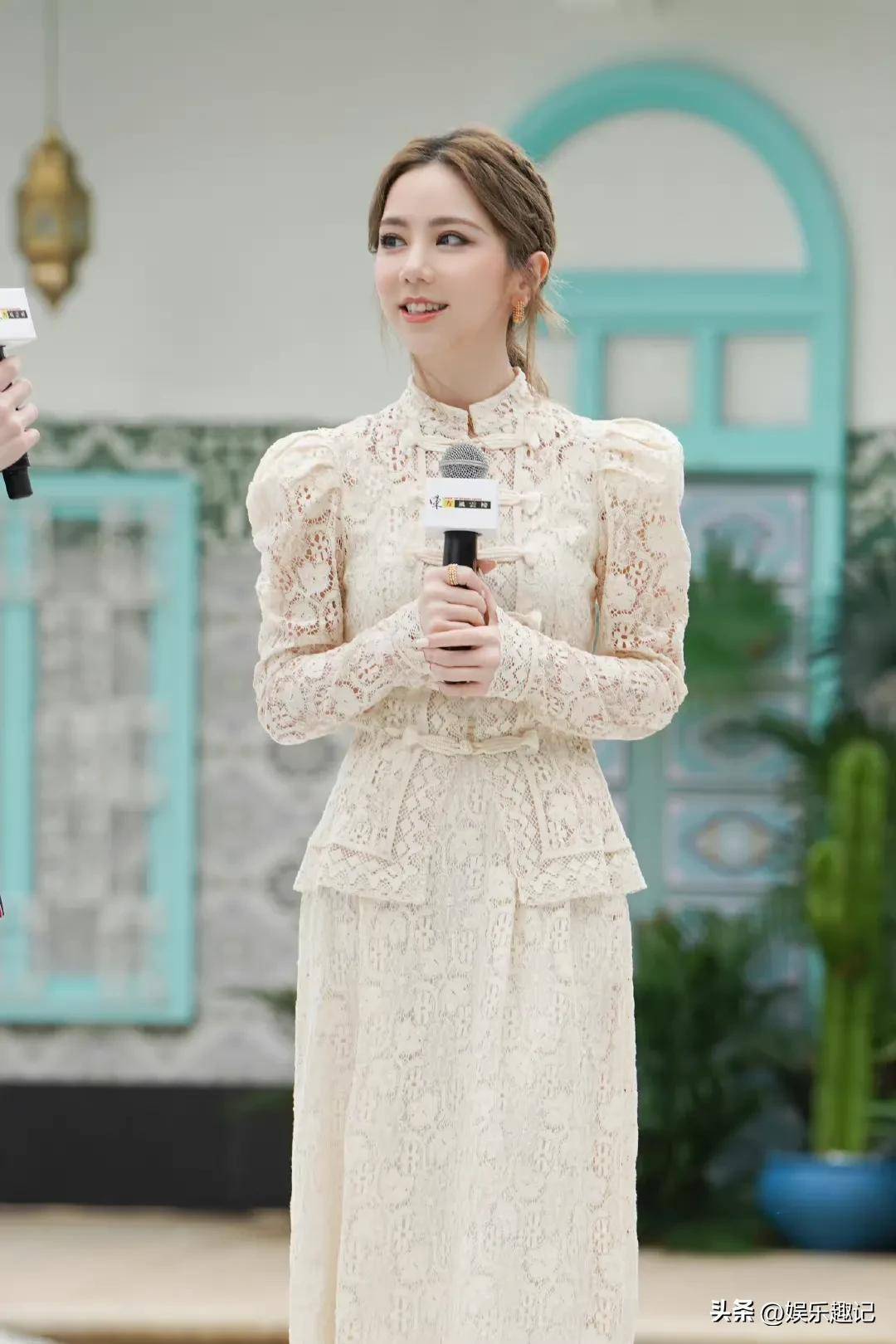 东方风云榜红毯生图状态,鞠婧祎邓紫棋惊艳,被刘雨昕帅到了_长裙_沈