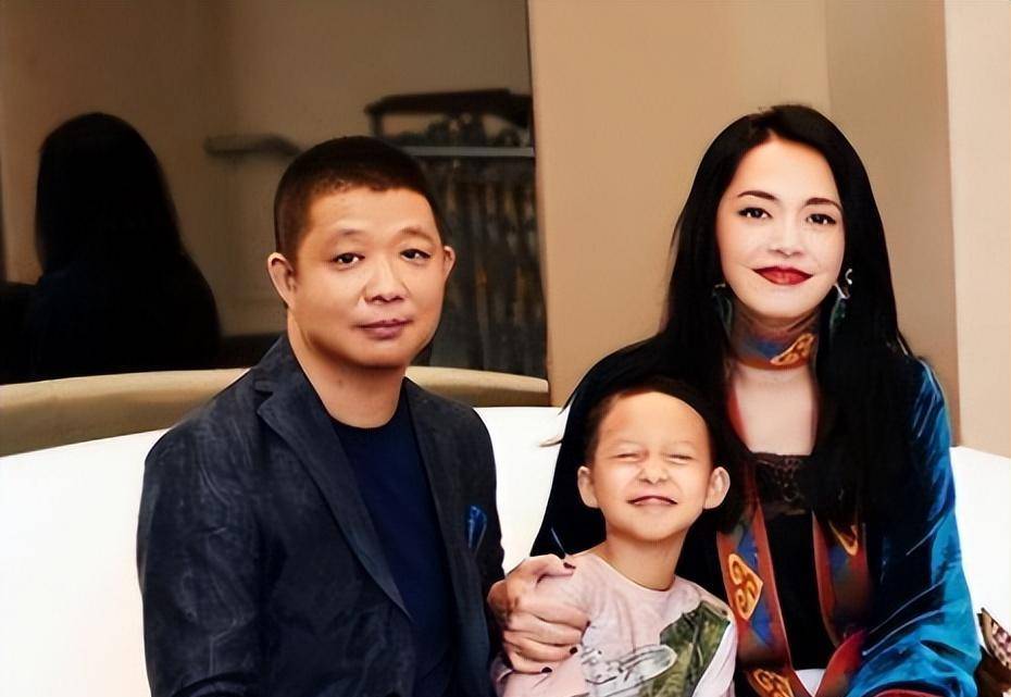 12年后再看姚晨与凌潇肃,才明白对他们来说,离婚才是最好的选择_时间