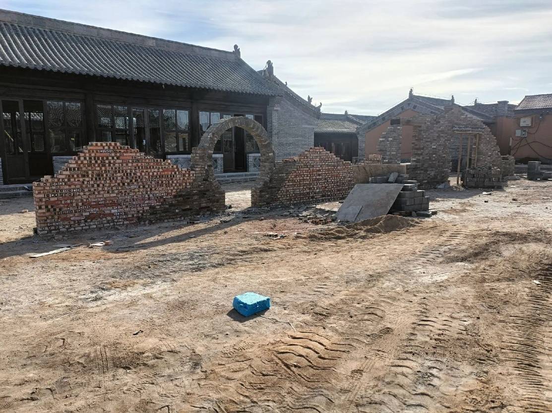 大同市云州区唐家堡村:仿古建筑屡禁不绝,违规占用耕地_米伟_头条