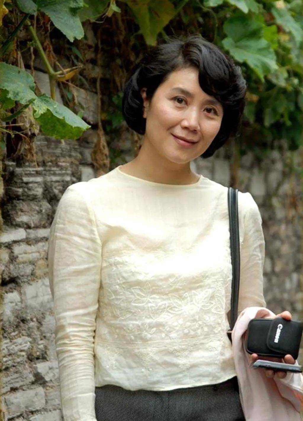 《县委大院》中,曾红极一时的丛珊,张世会,严晓频跑龙套,束手无措