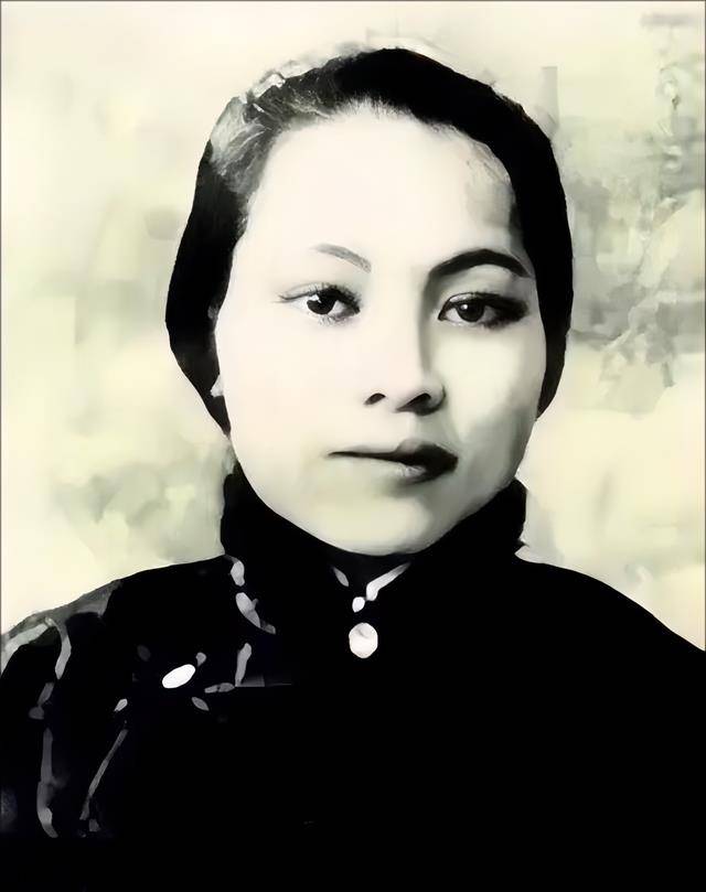 提起孙中山的妻子,世人公认的孙夫人有两位,一位是孙中山发妻卢慕贞