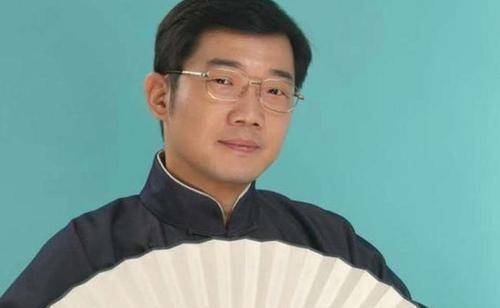 于是大兵就比奇志更受欢迎,正因为如此,自觉地身价不菲的大兵开始耍