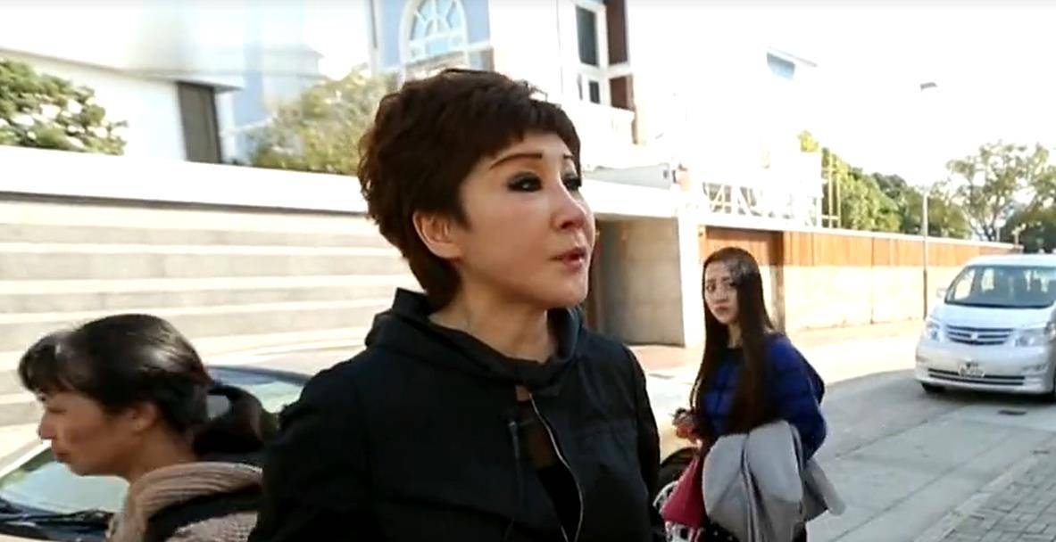 丁佩,与李小龙传绯闻,被前夫向华强接济多年,向佐由她抚养_女儿_时候