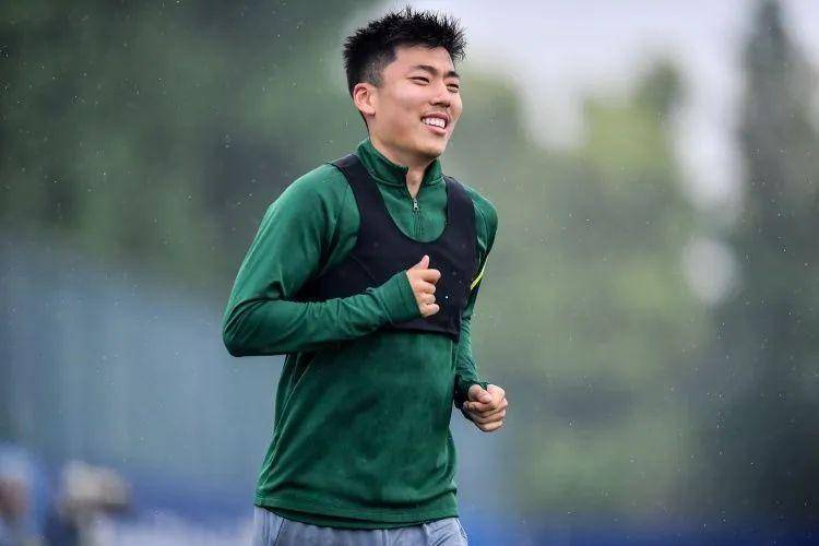 寻找国足1米9以上高中锋 谁可以继承山东大汉宿茂臻衣钵_田玉达_谢维