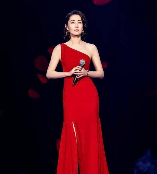 刘敏涛出镜女团舞蹈教学,逗趣解读舞蹈动作,将做作进行到底_表情_网友