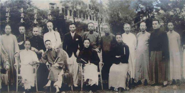 "张啸林遇刺:铁背心不离身,殊不知刺客已层层渗透_杜月笙_蒋介石_怀部