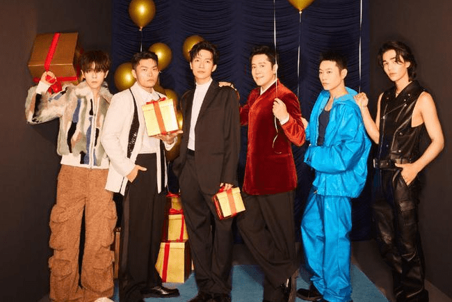 在本季节目中,参与的嘉宾排名依次为王耀庆,王栎鑫,陆毅,张远,蔡国庆