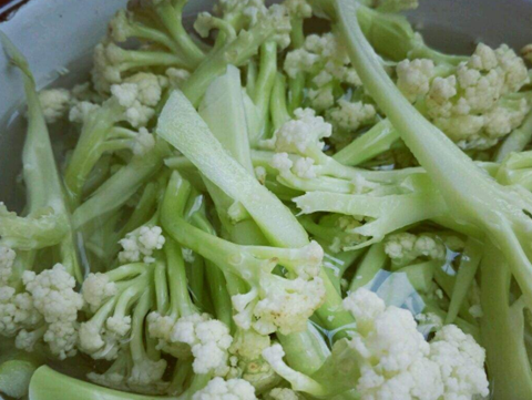 买花菜时,散花好还是紧花好?