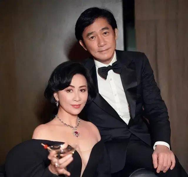 梁朝伟最新采访示爱刘嘉玲,满脸羞涩聊婚姻大赞女方很全能_张曼玉