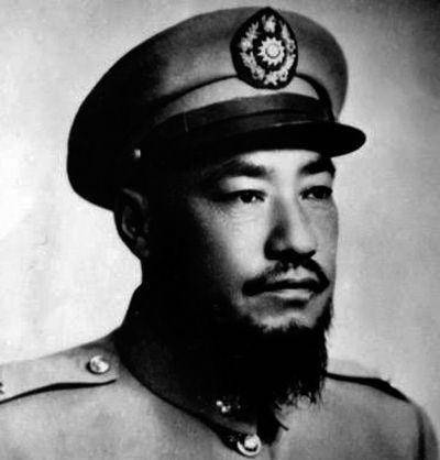 横行西北的"青海王","饿狼军阀"马步芳,其一生害了太多女性_马传芳