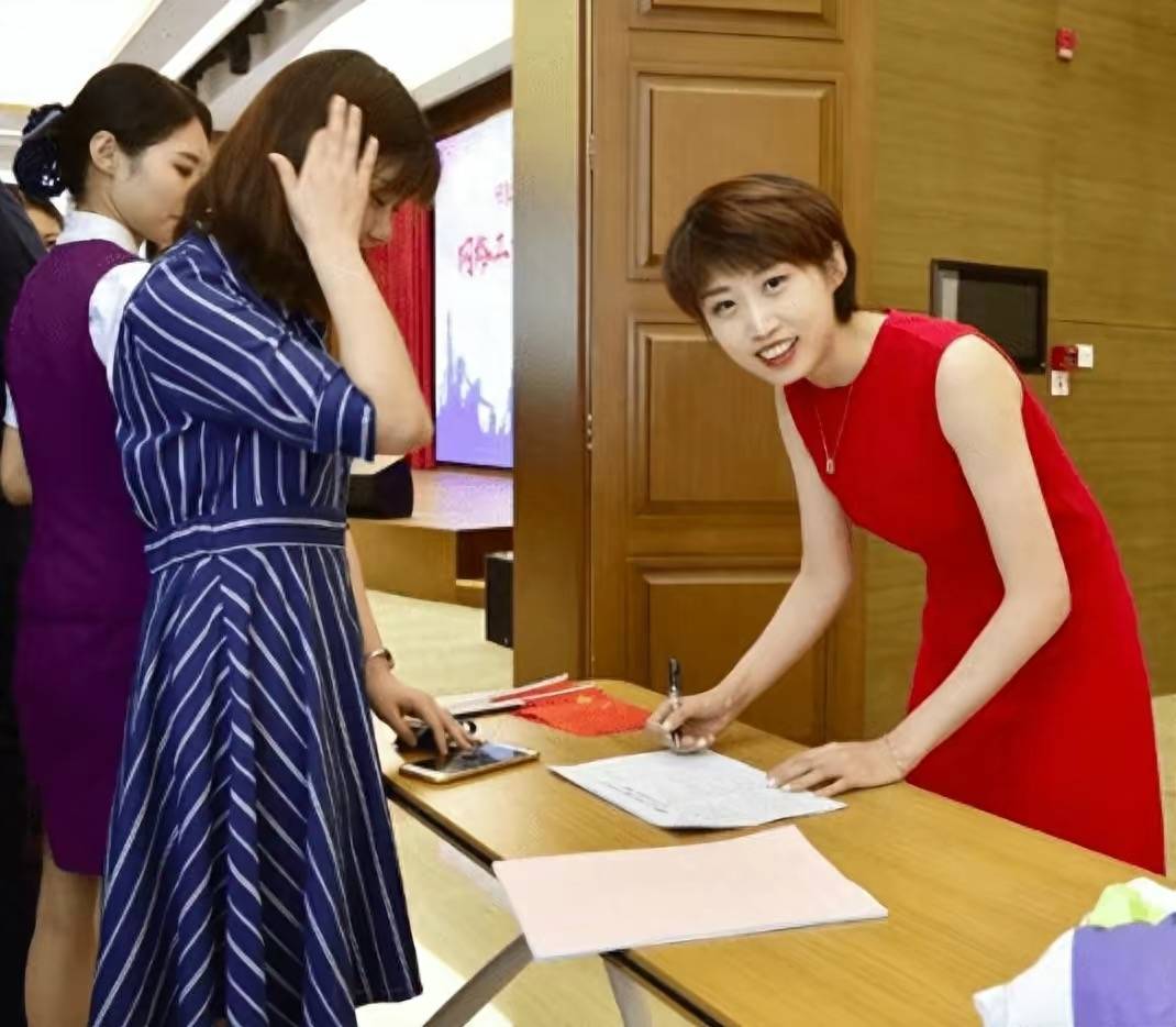 张怡宁_退役_丁宁