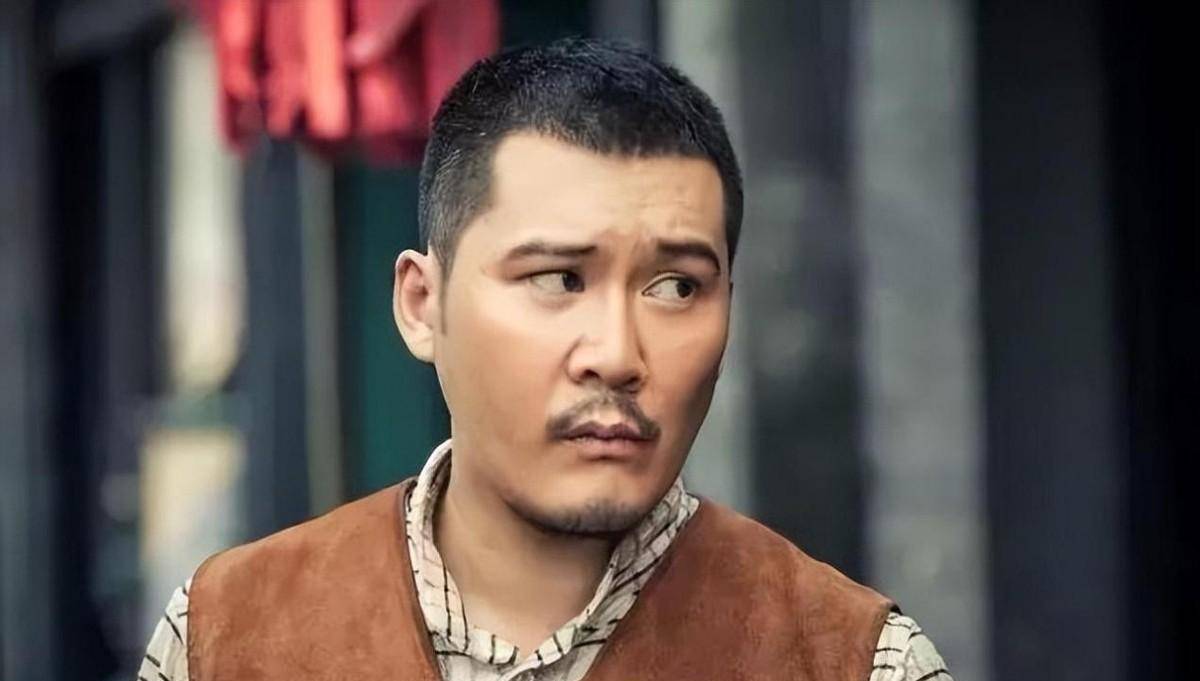 80年代走红的男星张世会:妻子是初恋,儿子现在是知名演员_张隽溢_卢亚