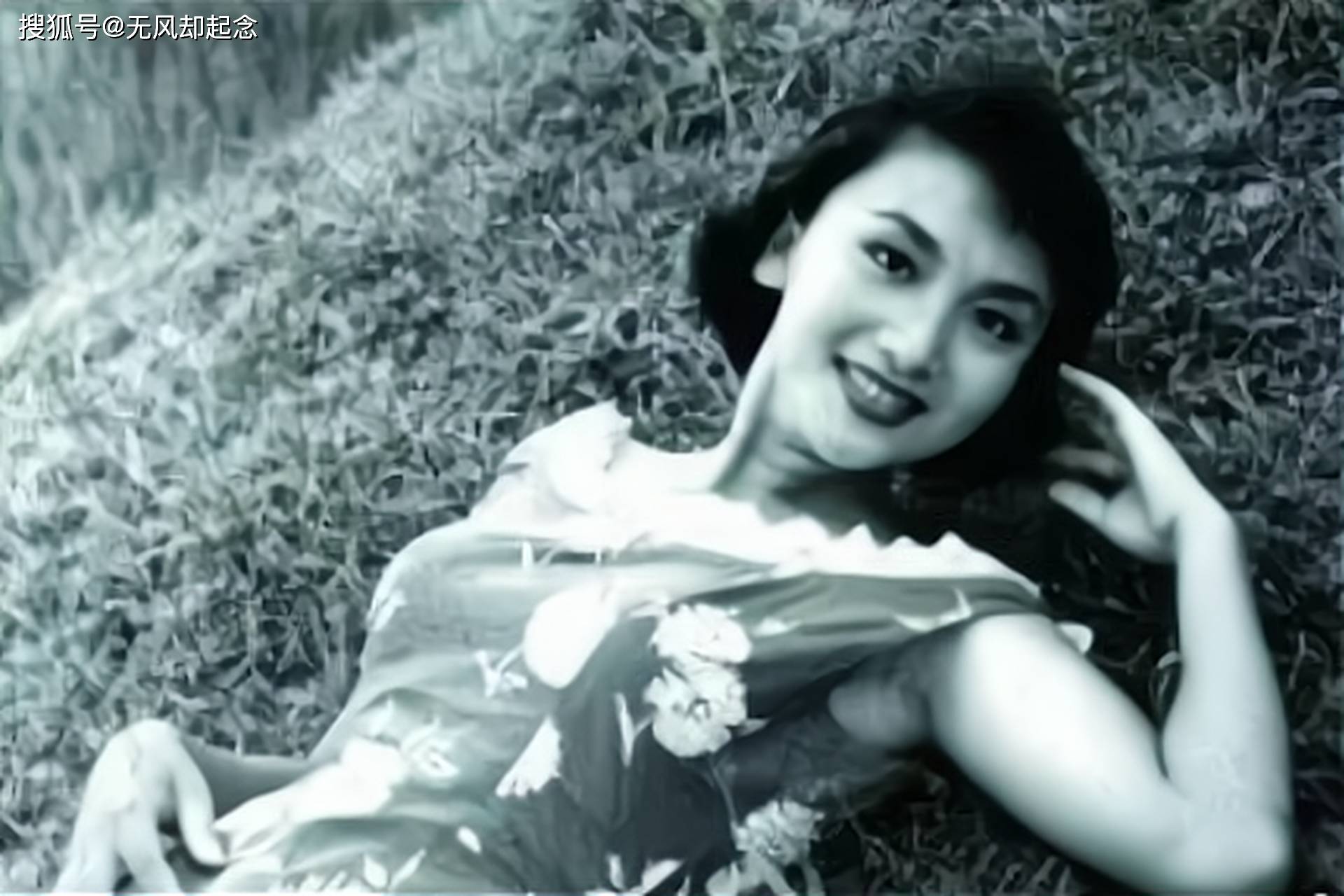 在金庸心灵受创的时刻,林乐怡的出现,无疑是一剂安慰剂,她的关心和