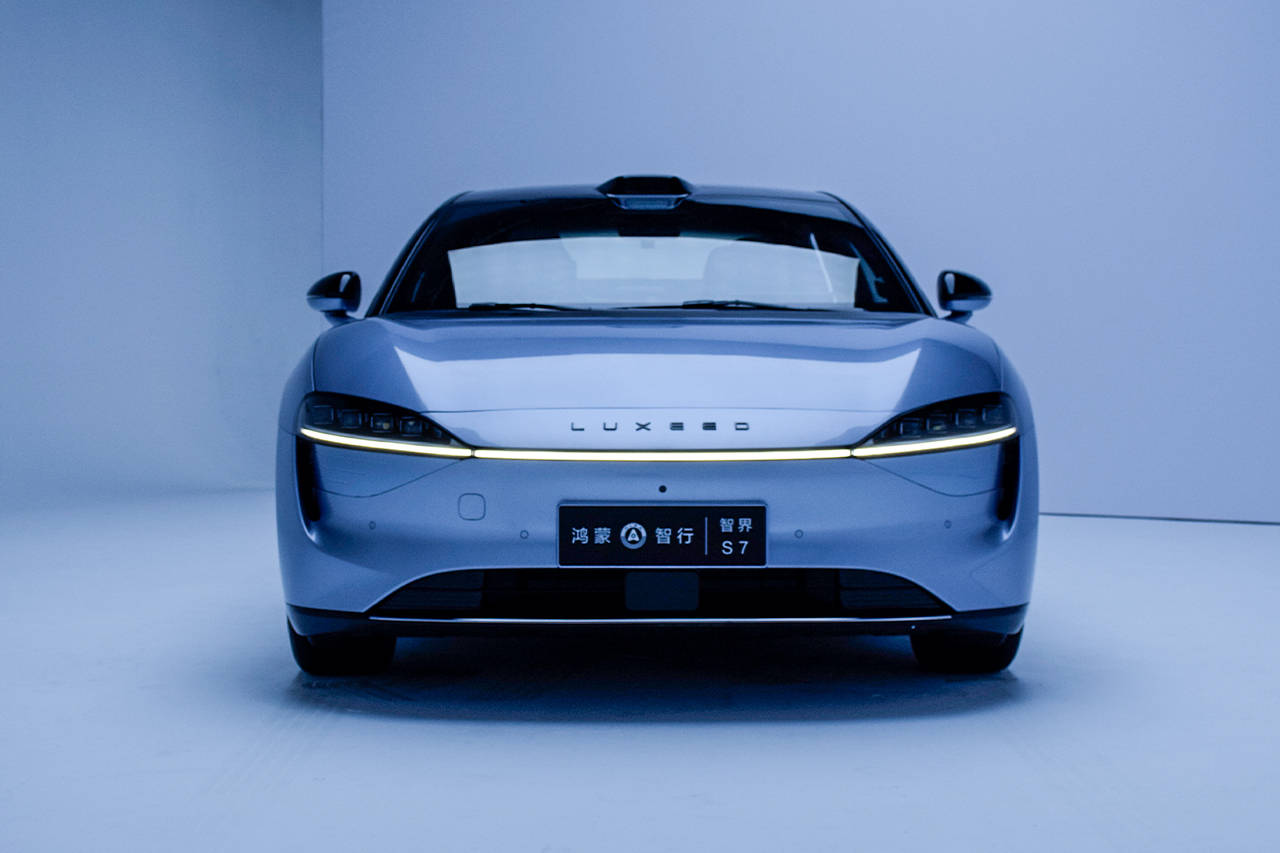 华为智选首款轿车到来 还要啥bba?_搜狐汽车_搜狐网