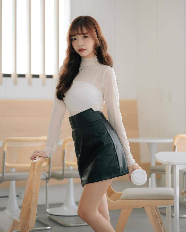 唐安琪校服写真,小清新性感白袜让你沉醉其中_女性_造型_展现