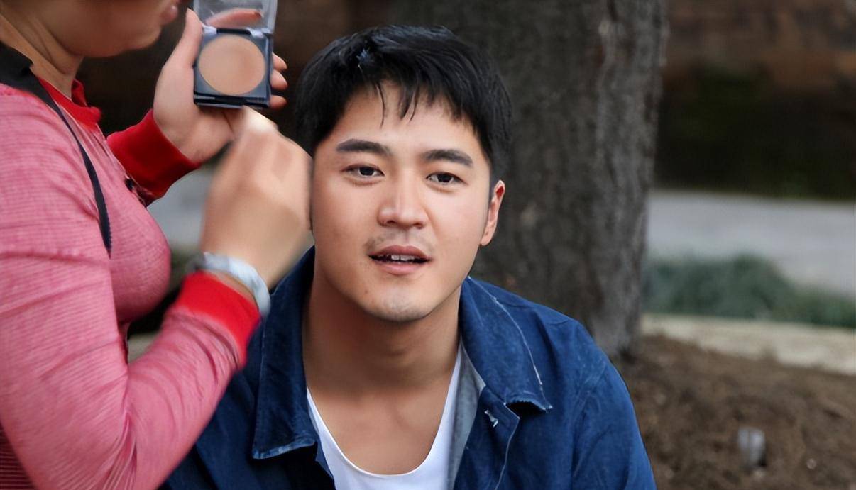 演员尚于博:跳楼自杀留17字遗言,母亲做的事功德无量!_爱珍_父母_工作