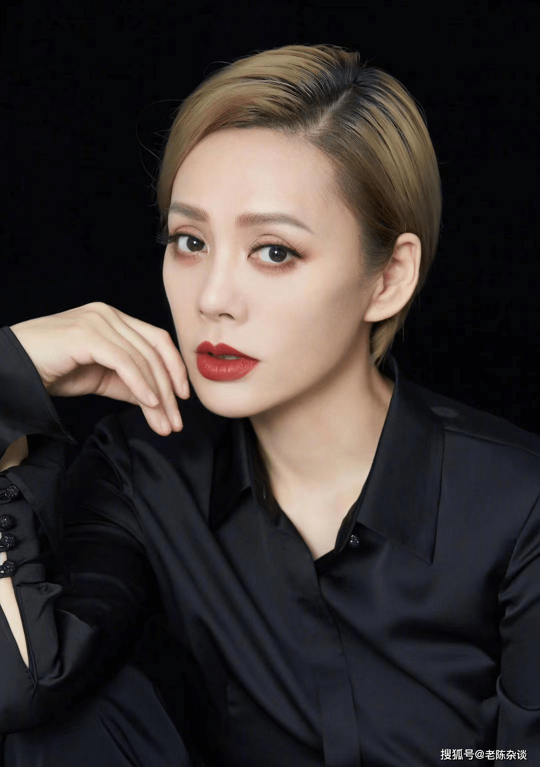 无论是作为一个演员,慈善家还是一个倡导者,宁静都以她的美丽和才华为