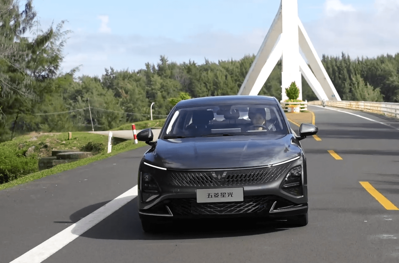 五菱星光广州车展预售,续航达1100km,试驾体验到底如何?