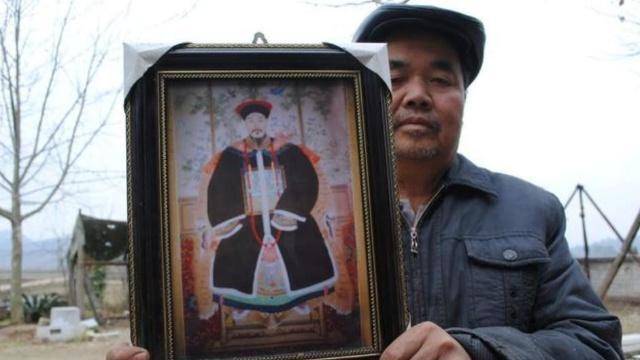 原来,按照吴家后人的说法,当时墓碑中的"吴门",其实就是暗指吴三桂,而