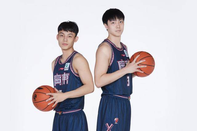 23岁徐杰31分10中9代表作,杜锋下狠手,剑指季后赛_广东队_比赛_指导