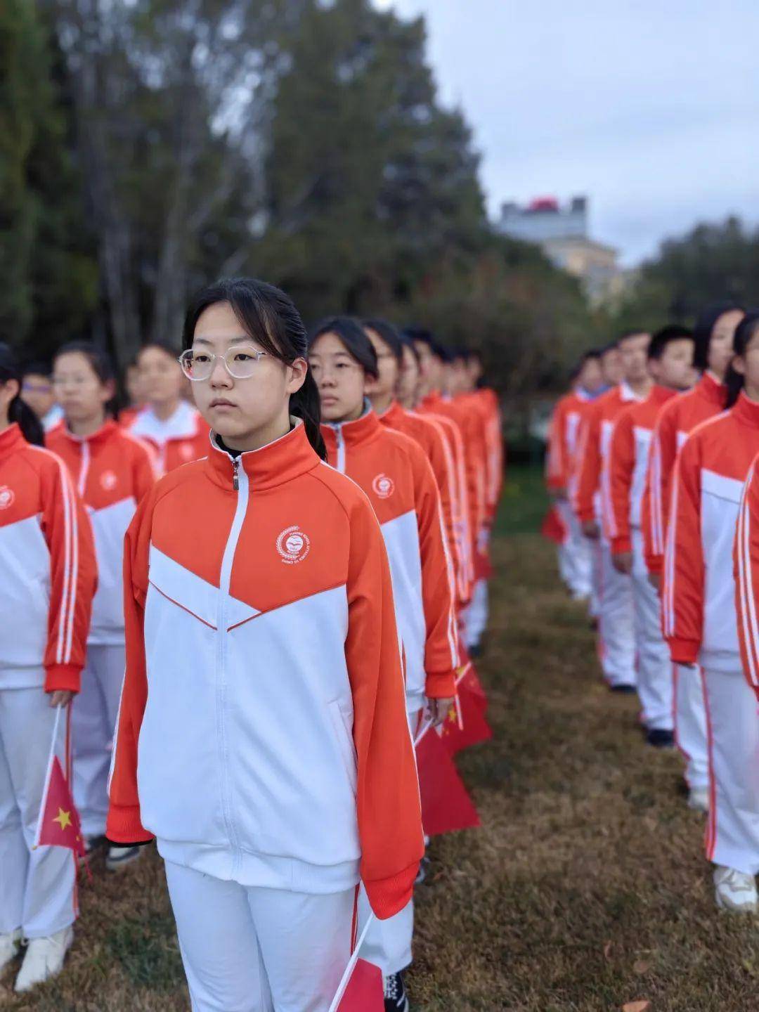 首师大学附中育鸿学校——小小少年,点燃了心中的爱国梦_空军_人民