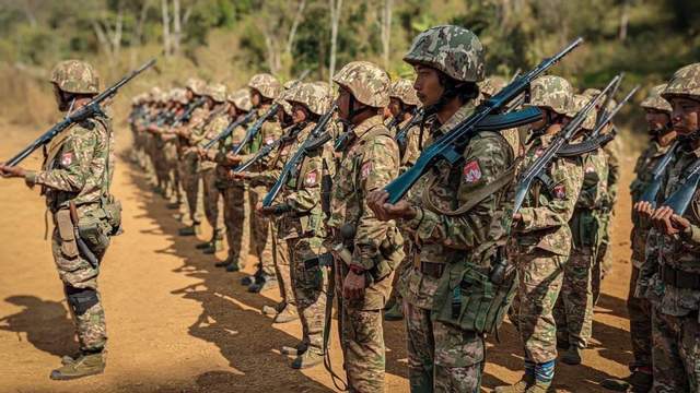 缅北被打的丢城失地,印度方向又传出枪炮声,缅甸军政府腹背受敌_政府