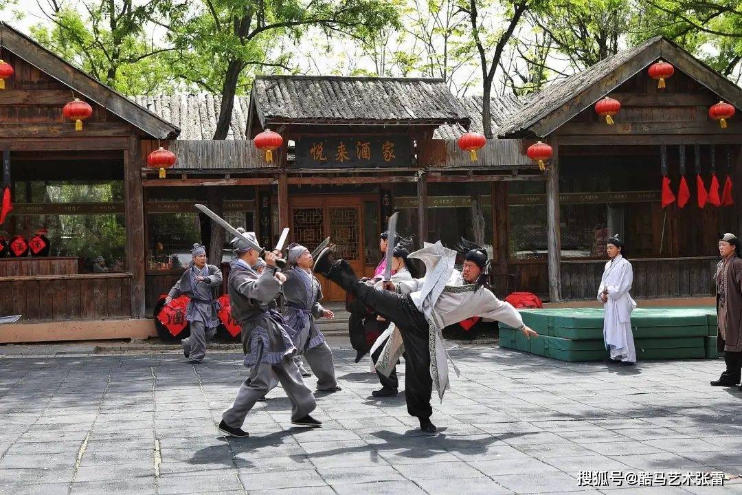 开封万岁山:为何能在"清园"光环下快速崛起?_演出_游客_武侠