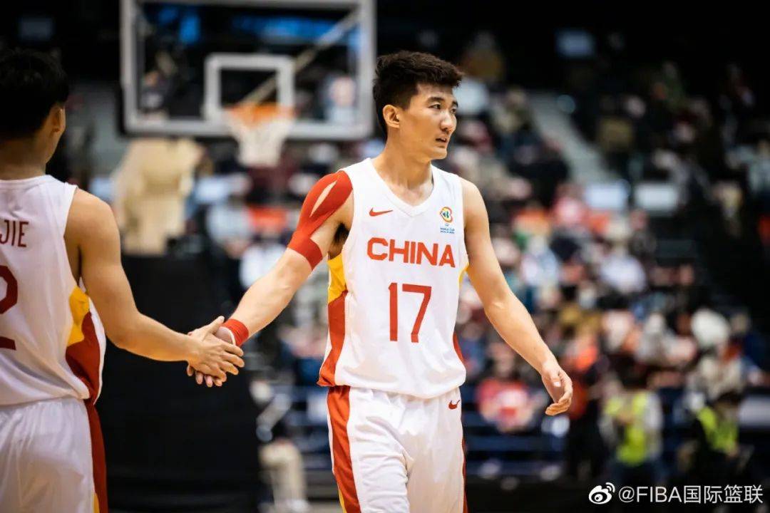 终于取代郭艾伦了!中国男篮拒绝的第一后卫._孙铭徽_乔帅_赵继伟