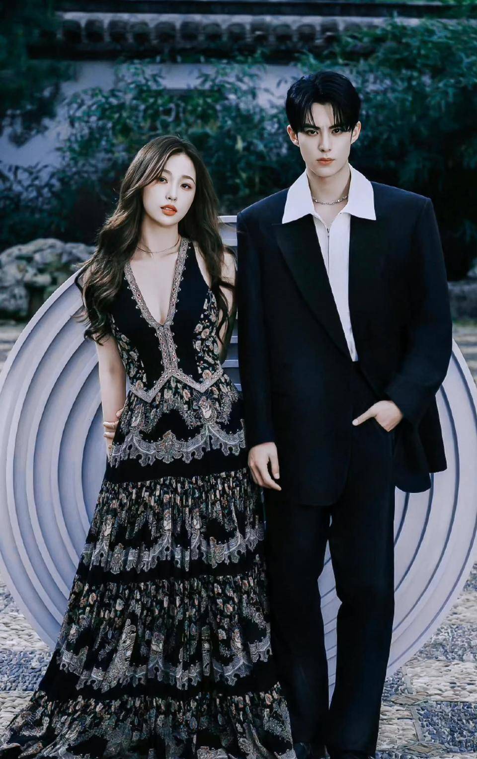 王鹤棣直播疑似打电话给虞书欣,粉丝猜测不断_女朋友_网友_消息