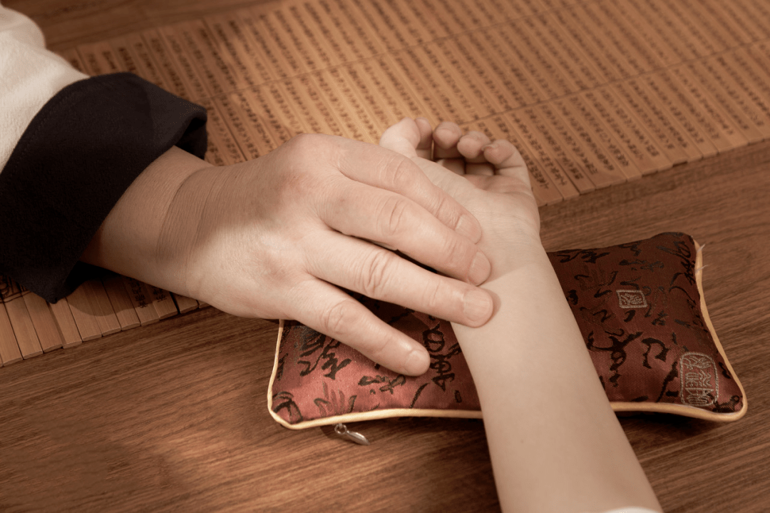 如何判断自己肝郁了如果你身边的朋友最近很心累,也请【分享】给他