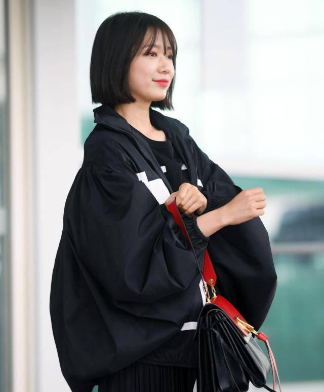 29岁朴信惠终于换新发型了,波波头被吐槽有点土气,不过俏皮可爱_造型