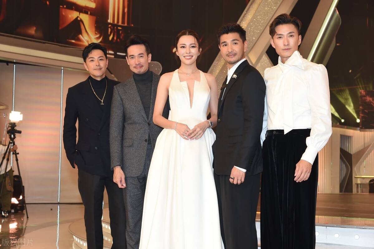 tvb《万千星辉贺台庆》主持由汪明荃,陈百祥领军,港姐冠军庄子璇意外