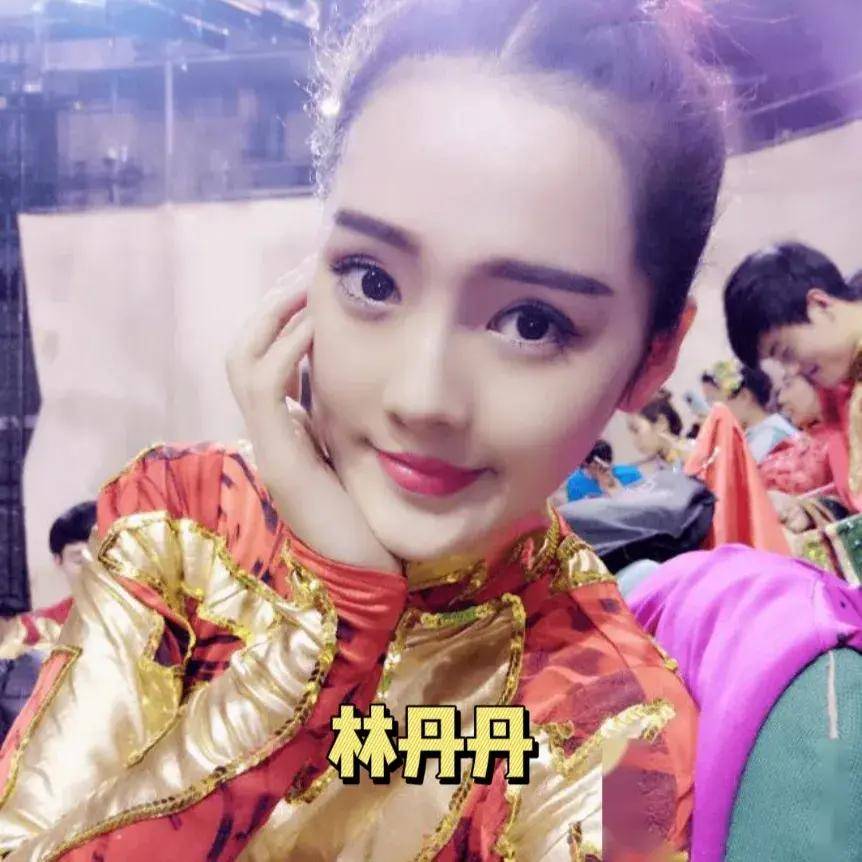 与此同时,我们不能忽视林丹丹在恒大团队中的地位.