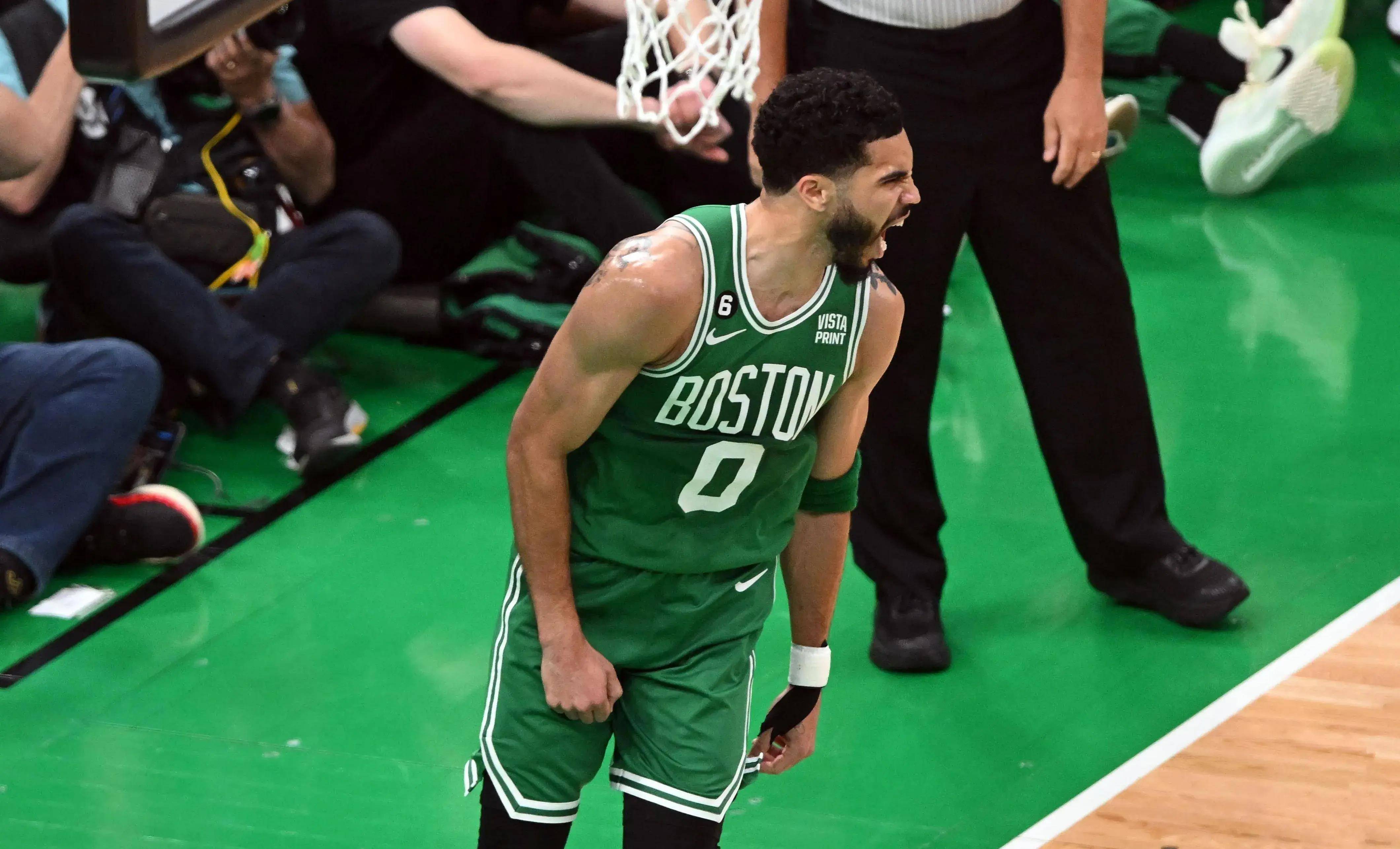 nba东部积分榜,凯尔特人四连胜,升至第一,76人遭遇两连败_塔图姆_怀特