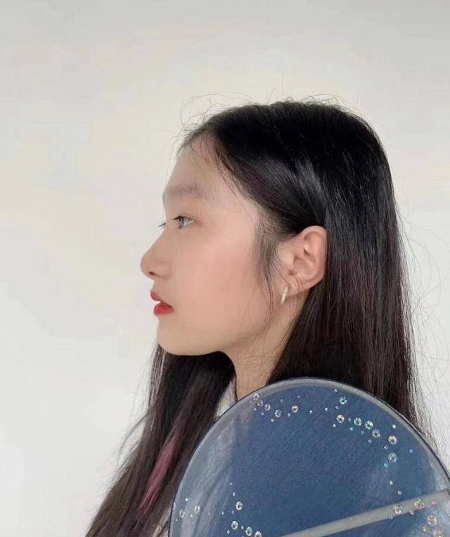 女明星文章女儿长相引热议,颜值挺高的,为啥都说像路人?